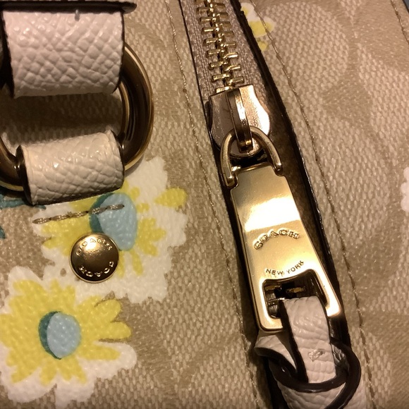 New Coach Jordyn Backpack & Wallet Daisy Canvas Print - Picture 4 of 16